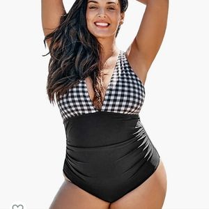 Cupshe one piece swimsuit in black and white gingham size 2x